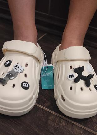Кроксы калс kaws тапки сандали шлепанцы женские мужские