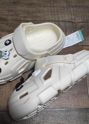 Кроксы калс kaws тапки сандали шлепанцы женские мужские