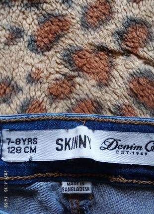 Отличные  стрейчевые  джинсы / скинни denim co  унисекс  на 7/8 лет5 фото