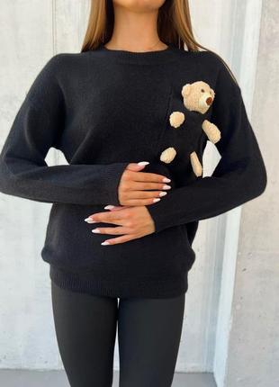 Базовый свитер с мишкой в кармане ангора теплый стильный бежевый черный4 фото