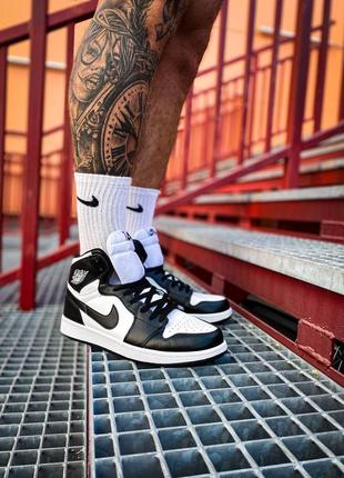 Мужские кроссовки nike air jordan 1 high-top black &amp; white - скидка.3 фото