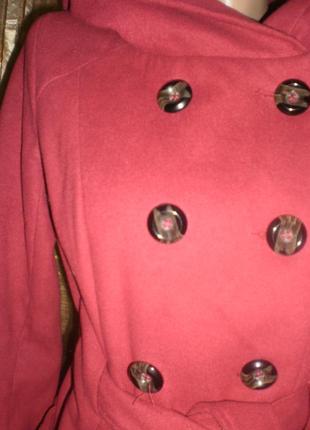 Шикарне пальто з об"ємним капюшоном та поясом new look марсаловий колір розмір 8/364 фото