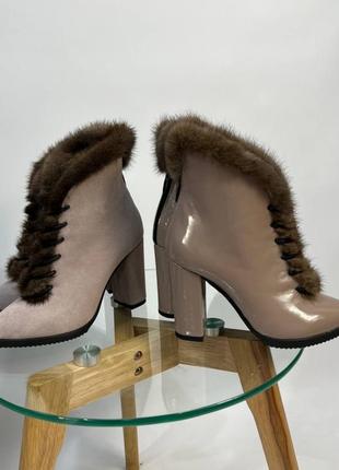 Екслюзивні черевики ботильйони з італійської шкіри та замші жіночі на підборах з норкою
