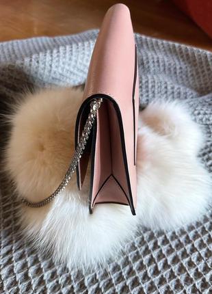 Стильная дизайнерская розовая сумка клатч из натуральной кожи на цепочке оригинал casadei