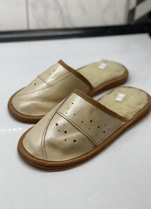 Женские тапочки из натуральной кожи