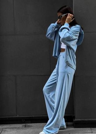 Костюм спортивний жіночий велюровий однотонний оверсайз зіп худі на блискавці з капішоном штани вільного крою на високій посадці блакитний темна пудра4 фото