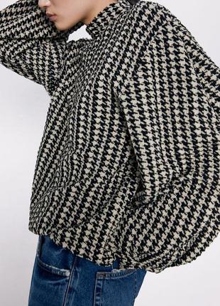 Стильная блуза бомбер zara цвета айвори в модный принт "гусиная лапка" с пышными рукавами-буфами2 фото