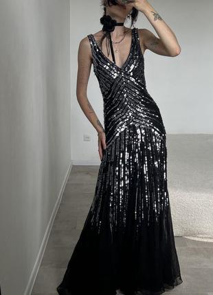 Роскошное длинное вечернее платье черная, расшитое блестящими пайетками серебряными