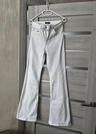 Джинсы брюки брюки белые прямые клэш1 фото