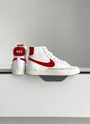 Женские кроссовки nike blazer mid vantage red1 фото