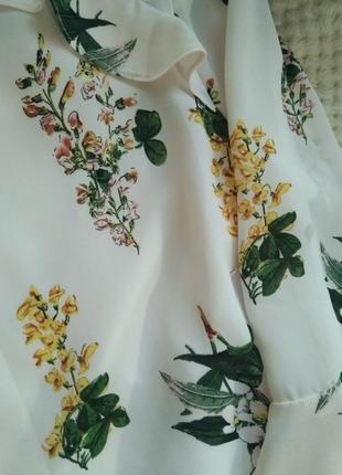 Блуза біла в квітковий принт від wallis.7 фото