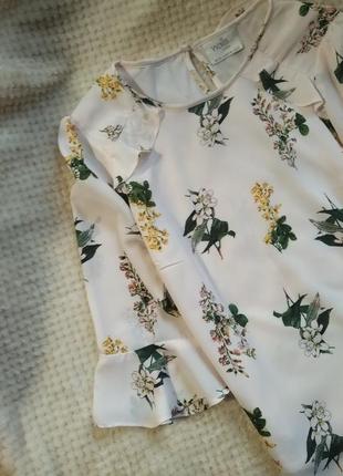 Блуза белая в цветочный принт от wallis.