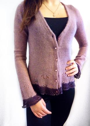 Гарний бузковий светр обшитий бісером