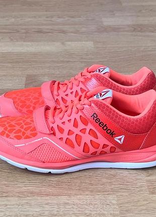 Кроссовки reebok 38,5 размера в идеальном состоянии