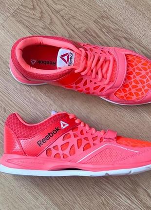 Кроссовки reebok 38,5 размера в идеальном состоянии3 фото