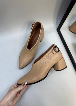 Эксклюзивные туфли из итальянской кожи и замши женские на каблуках закрытые2 фото