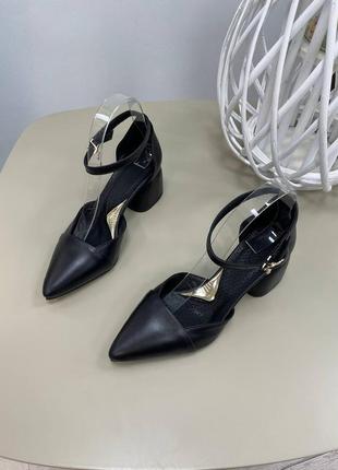 Эксклюзивные туфли из натуральной итальянской кожи и замши женские на каблуке с ремешками7 фото