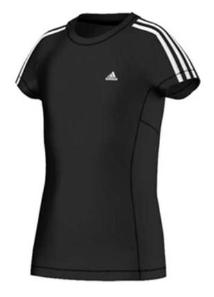 Суперовая фирменная базовая черная спортивная футболка adidas оригинал .