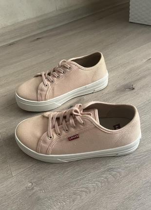 Кеди levis