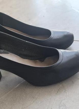 Удобные классические туфли на каблуке tamaris2 фото