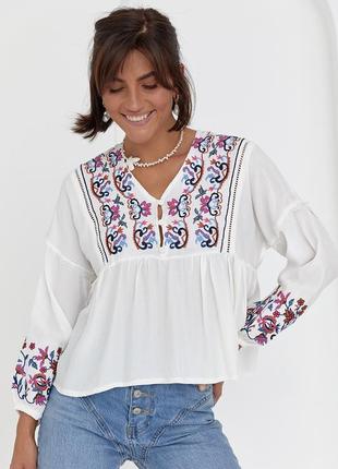 Жіноча вишиванка з вишивкою гладдю та мереживом, блуза з вишивкою, вишита сорочка1 фото