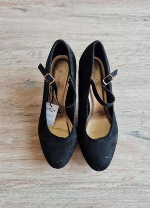 Черные туфли на каблуке street shoes 392 фото