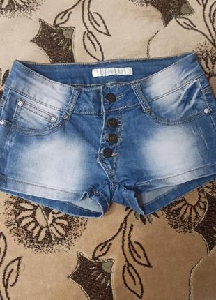 Шорты женские