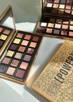 Палитра теней huda beauty empowered eyeshadow palette. оригинал1 фото