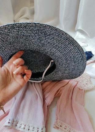 Пляжний плетений капелюх з прикрасою8 фото