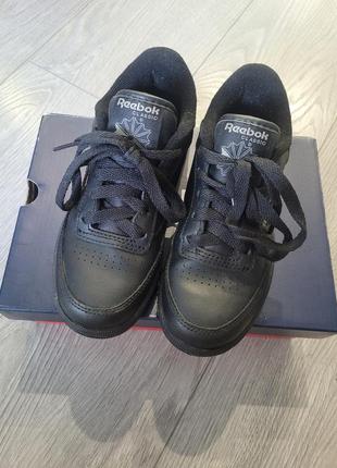 Детские кожаные кроссовки reebok