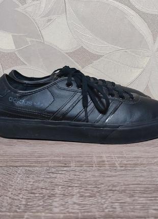 Мужские кожаные кроссовки adidas delpala size 45/29