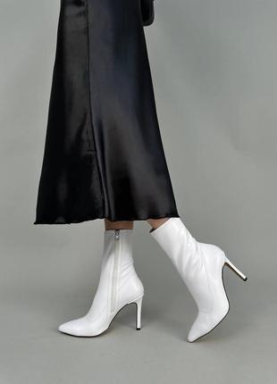 Стильные белые ботильоны на каблуке, женские ботинки осенние-весенние, кожаные/кожа-женская обувь10 фото