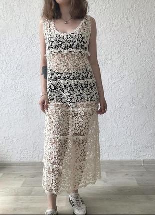 Платье с кружевом