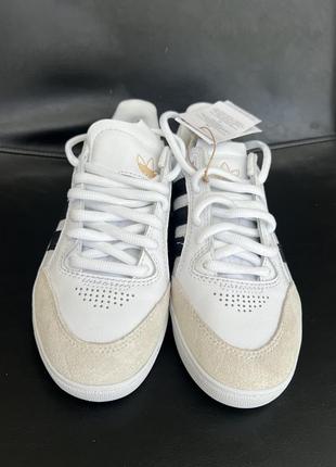 Оригинал!adidas tyshawn low shoes white hq2003 6/5,5/38,5/244 фото