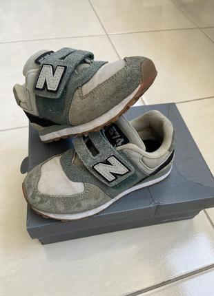 Кросівки new balance