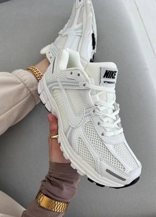 Женские кроссовки nike zoom vomero 5 white