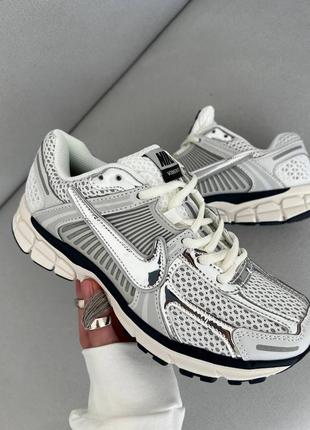 Женские кроссовки nike zoom vomero 5 silver#найк