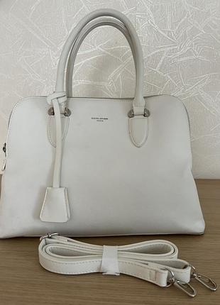 Сумка белого цвета. david jones.