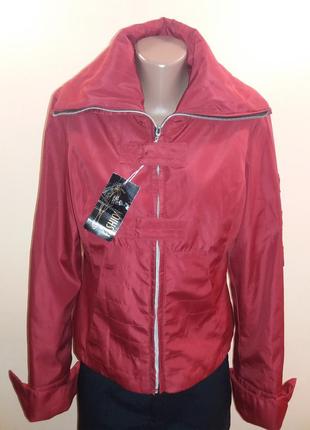 Курточка ветровка женская fashion р. 48 красный