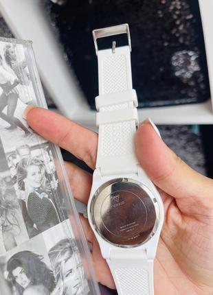 Женские наручные часы силиконовые часы guess с блестящим цыфеблатом5 фото