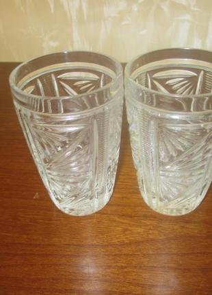 2 кришталевих склянки