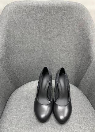Эксклюзивные туфли лодочки из итальянской кожи и замши женские на каблуке5 фото
