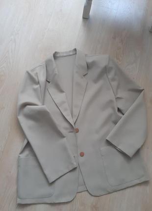 Блейзер пиджак жакет бежевого цвета на л и хл3 фото