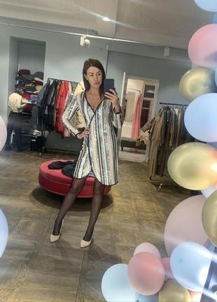 Супер гарна сукня в паєтки