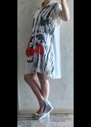 Стильное платье с микки маусом свободного кроя оверсайз италия1 фото