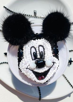 Брошь из бисера микки маус