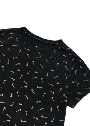 Укороченная монограмная футболка топ nike swoosh