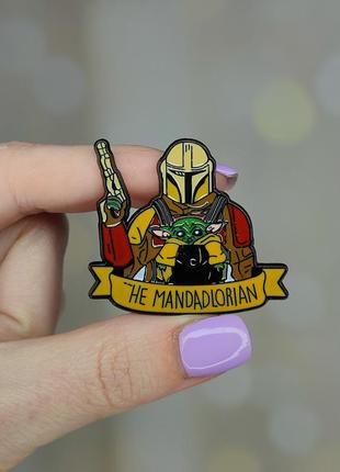 Металлический значок - пин "грогу. малыш йода. мандалорец" (знач0509)