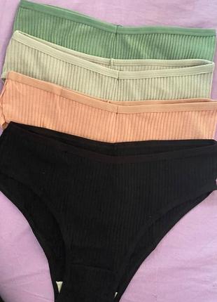 Комплект женских трусиков в рубчик 4 пары разноцветные, набор женских трусиков