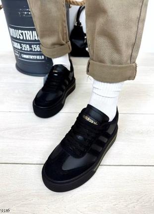 Кросівки на високій платформі в стилі adidas чорні2 фото